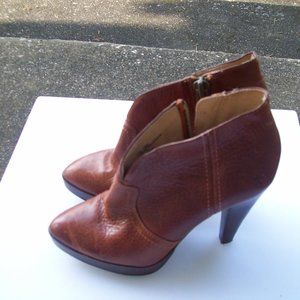 Frye Leather heel boots sz 5.5 great condition   ankle boots